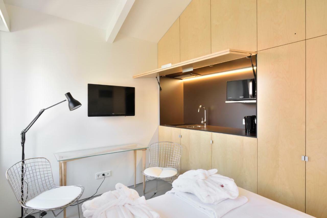 Double Room,1756645930:JPEG